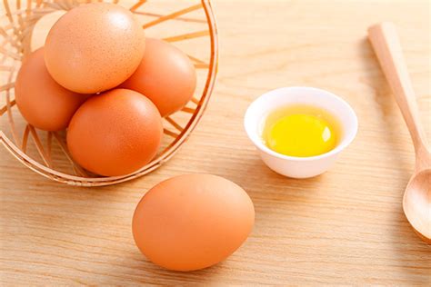 核桃枝煮鸡蛋能治癌症吗