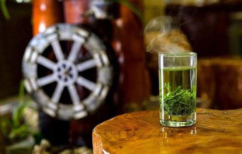龙井用茶壶怎么泡,紫砂壶能泡龙井茶吗