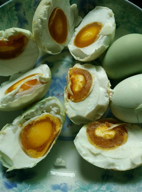 怎样腌咸鸭蛋好吃出油,怎么做的咸鸭蛋好吃