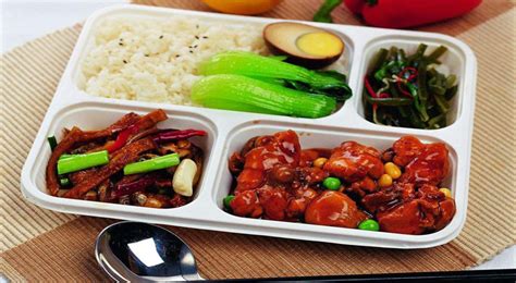 求大師幫助出幾組4元的盒飯菜譜(東北)