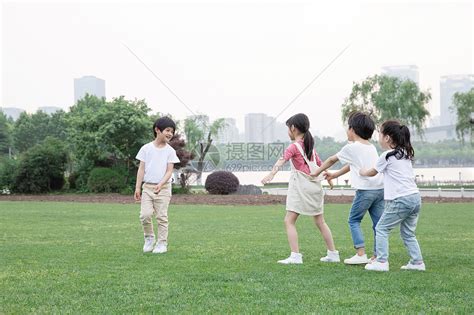 多玩上的视频和官网上的视频能下载不,能的话怎么下载到电脑上.哪位高手能指点下啊.