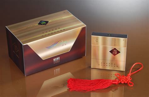长在李子树根部的菌子是什么菌子,能否可以吃?