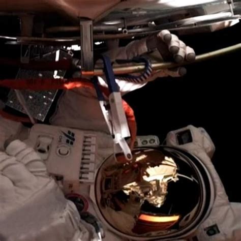 宇航员在太空中怎么吃饭怎么喝水