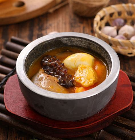 菌中之王松茸常见食用方法 鲍汁松茸菌蒸豆腐