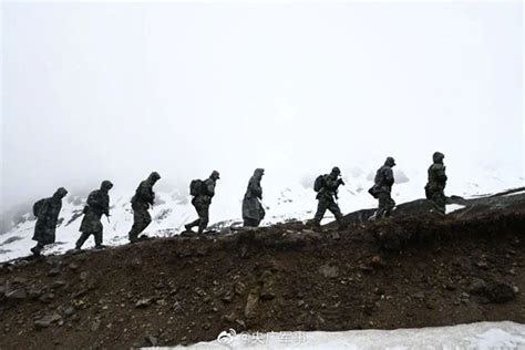 中印边境冲突印军至少死20人,印度军人越界事件
