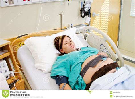 顺产后有下坠感是什么原因