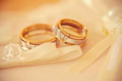 结婚戒指带什么颜色,结婚戒指戴哪个手指