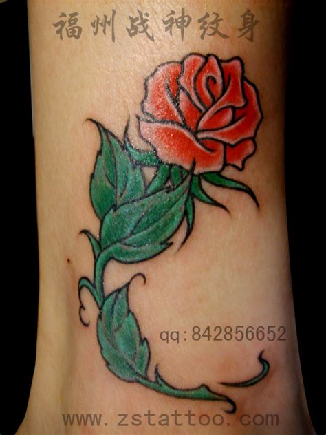 玫瑰花停着蝴蝶纹身,一组玫瑰花纹身图案