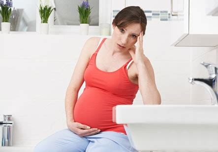 孕晚期尿床是什么原因造成的