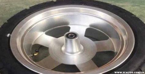 汽車輪胎沒氣了可以用氣筒打氣嗎