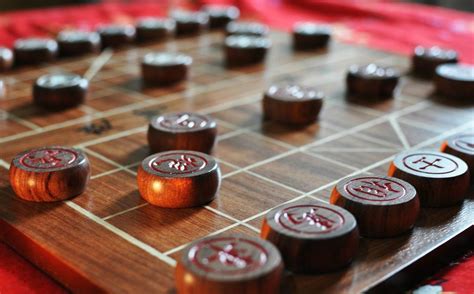 三人下象棋,每人下三局,一共下几局?