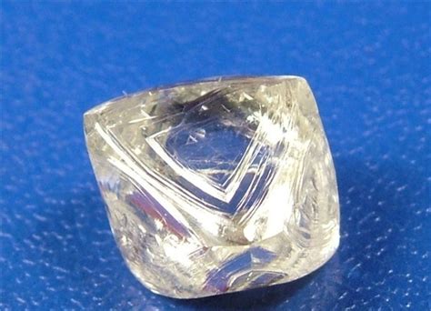 常林钻石是什么,锆石和钻石的区别