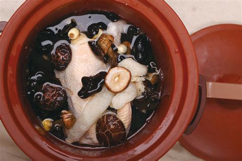 姬松茸香菇炖鸡的做法 香菇姬松茸木耳炖鸡