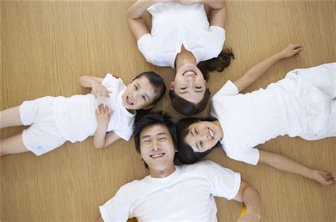 现在的年轻人为什么不愿意生孩子