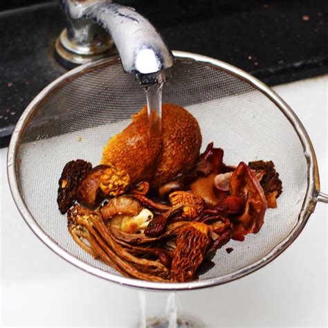 松茸茶树菇杂菌汤的做法,轻松生活杂菌裙带菜豆腐汤
