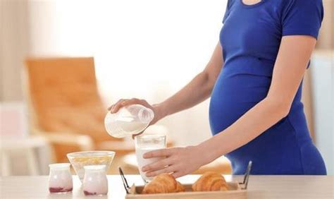 孕中期孕妇喝什么奶粉