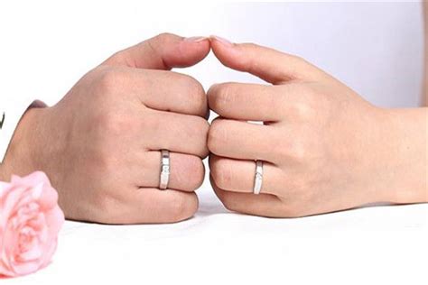 结了婚戴哪个戒指,结婚戒指戴哪只手