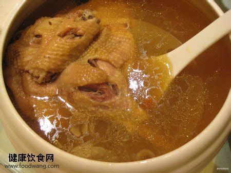 鸡架子怎么炖汤好吃,做一大锅鸭架子汤