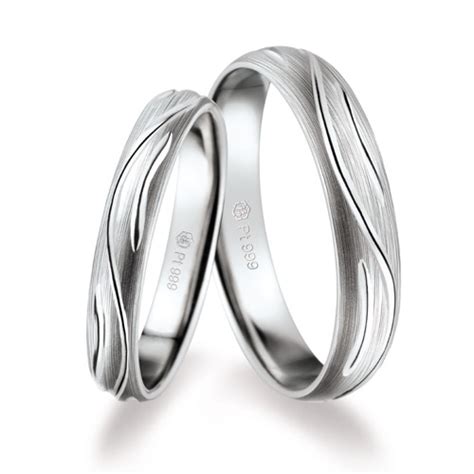 六桂福的戒指怎么样,想要送女朋友戒指作为礼物
