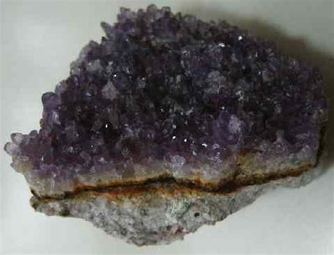 紫水晶退色怎么办,为什么天然紫水晶与粉水晶会褪色