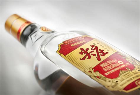 最近準備和朋友做五糧液綿柔尖莊代理批發,有沒有行業大佬說說可行不?