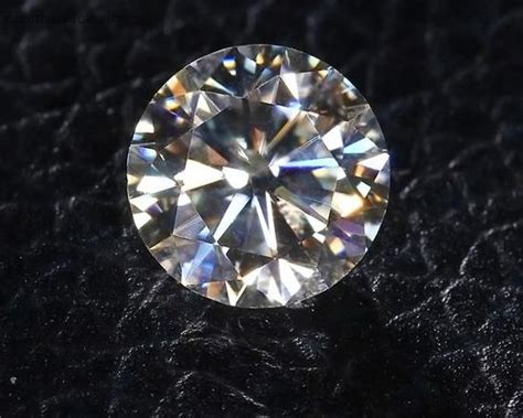 钻石买什么色的比较好,钻石戒指的颜色选择什么好