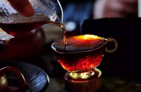怎么判断普洱熟茶是不是发霉,普洱熟茶的堆味