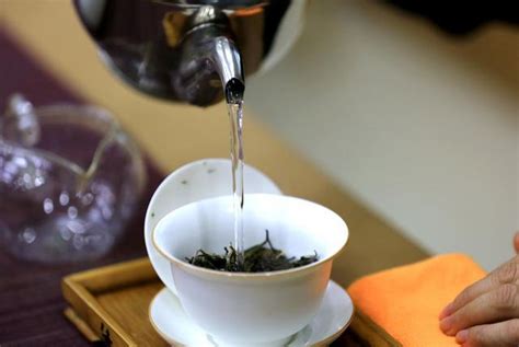 泡茶的时候茶叶会有什么变化,同一款岩茶可能会有无数变化