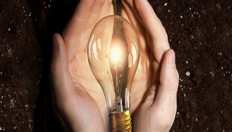 電燈到底是誰發(fā)明的?
