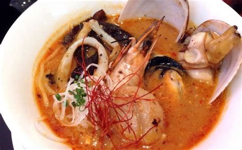 海苔肉松饭团


 松茸饭详细做法