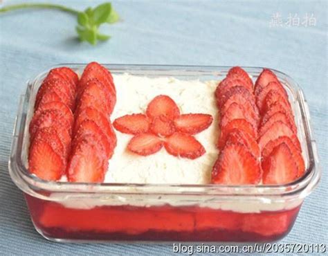 教你做水果果冻蛋糕,草莓果冻蛋糕怎么做的