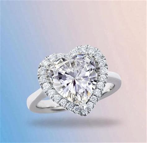怎么卖掉手里的钻戒,六福珠宝的钻石戒指怎么卖掉