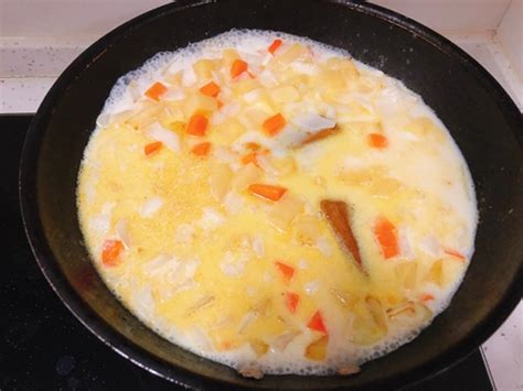 皮蛋土豆怎么做好吃又简单,在家怎么做青椒皮蛋呢