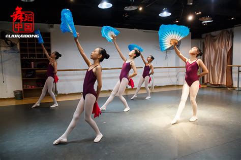简述中国民族民间舞,什么是民族民间舞蹈
