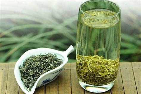 红茶和绿茶哪个好,绿茶和红茶哪个好喝