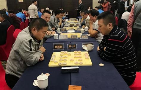 天天象棋中我和赵玮大师,金松大师,黎德志大师都是好友,我想看他们的棋谱墙怎么看?谁知道告知一下??