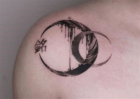 迷你月亮纹身图案大全,腰间月亮纹身太吸睛