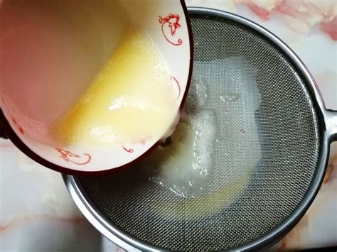 水蒸蛋正确的做法,蒸蛋怎么用蛋壳加水