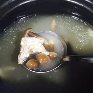 家常虫草花姬松茸炖鸡汤的做法 黑皮鸡枞虫草花松茸炖鸡汤