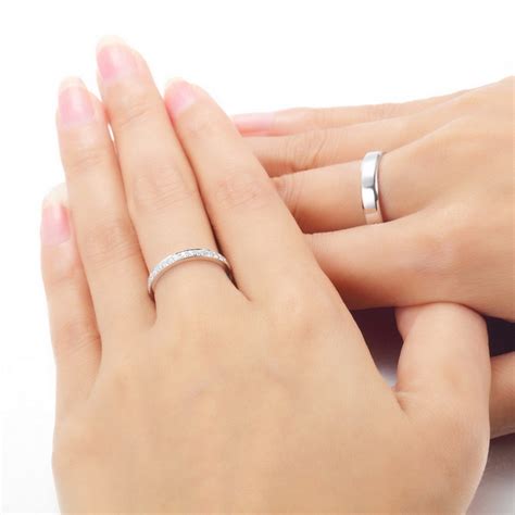 女的戒指戴哪个手指头,戒指不同的戴法的意义是什么