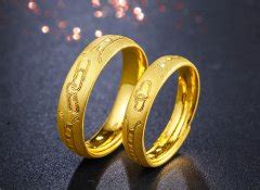 你的黄金戒指爱戴哪个手,黄金戒指一年磨损多少
