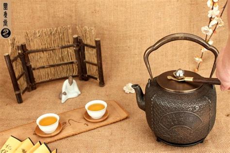 俄罗斯茶艺融入民众生活,介绍俄罗斯茶炊上放茶壶做什么