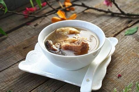 干松茸煲骨头汤最佳做法 松茸猪大骨头汤功效