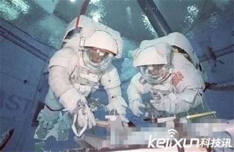 航天员在太空中通常怎么喝水
