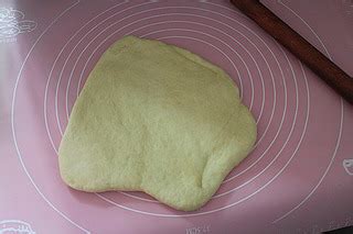家里的高筋面粉不够了怎么办,普通的面粉怎么做面包视频