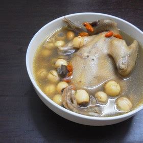 海参松茸鸽子汤的功效与作用 竹荪松茸鸽子汤的功效