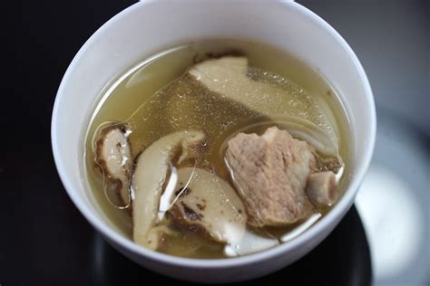 流產后可以吃松茸排骨湯嗎 咳嗽能吃松茸排骨湯嗎