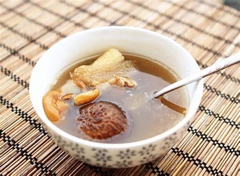 莲藕干贝排骨汤的做法 干贝松茸排骨汤的做法