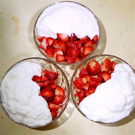 草莓酸奶的做法,自己做草莓酸奶怎么做