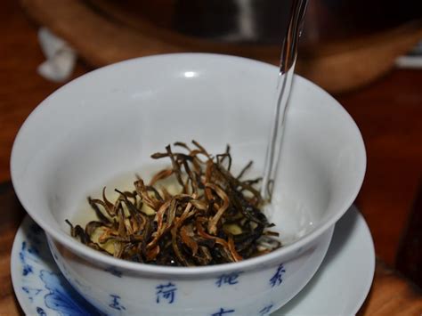 如何分辨滇红茶香料,滇红茶香气的形成